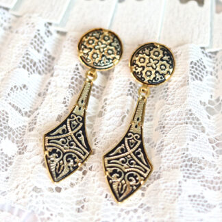 spade damascene earrings