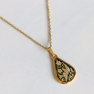 teardrop pendant