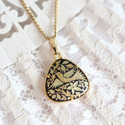 rounded triangle damascene necklace