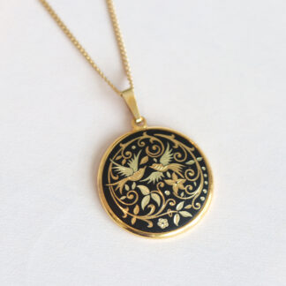 Medium damascene pendant