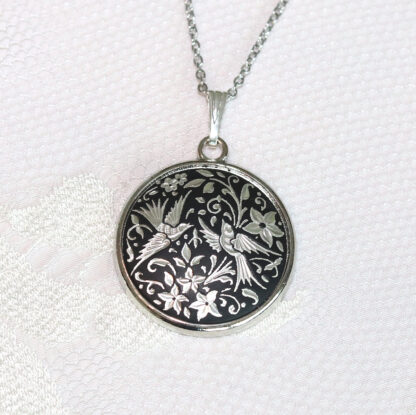 round silver damasquino pendant