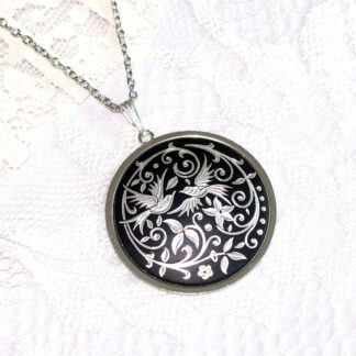 round damasquino pendant