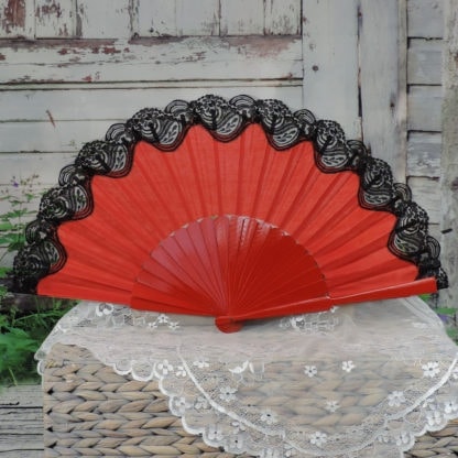 Lace trimmed pericon fan