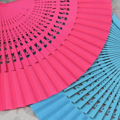Solid color Spanish fan