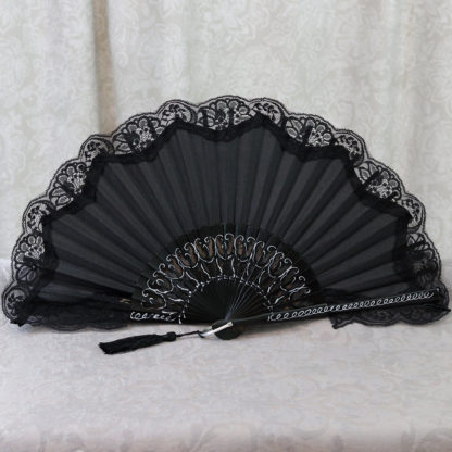 Spanish fan with lace