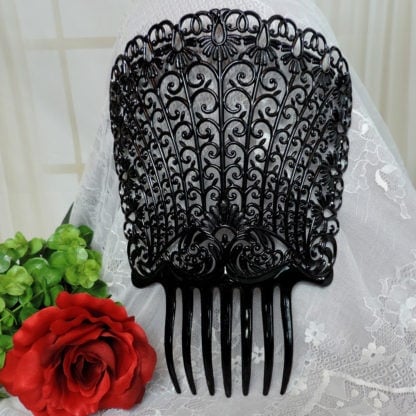 Large flamenco comb